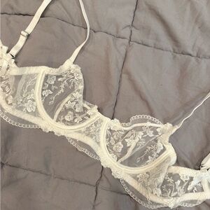 Sheer Floral Lace Underwire Bra in White